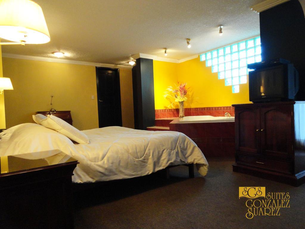 Hotel Suites Gonzalez Suarez キト エクステリア 写真