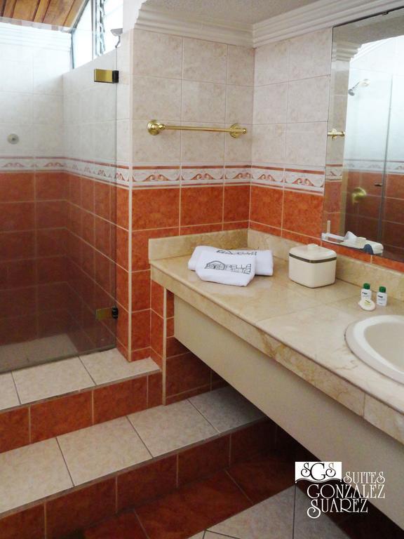 Hotel Suites Gonzalez Suarez キト エクステリア 写真