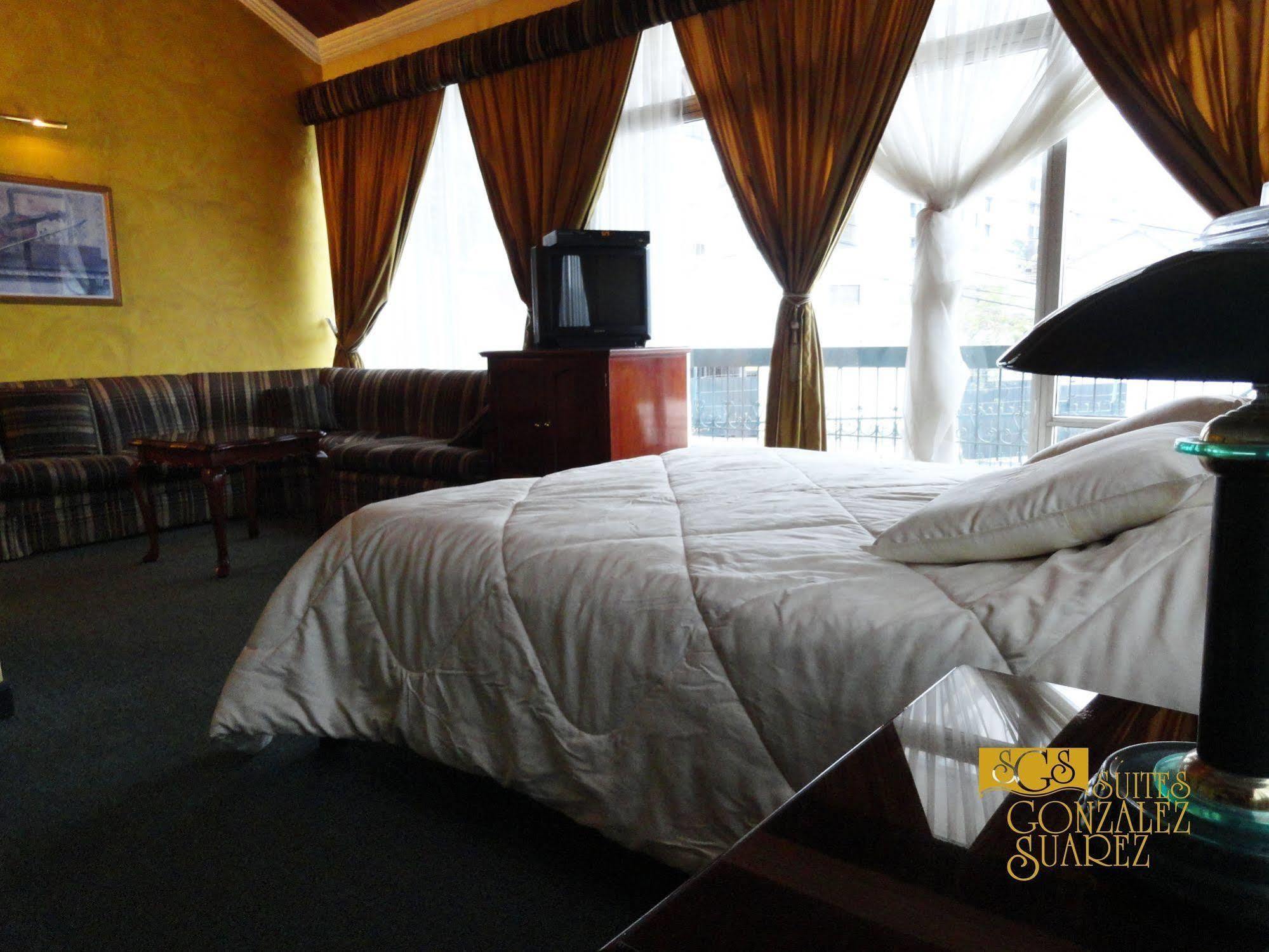 Hotel Suites Gonzalez Suarez キト エクステリア 写真