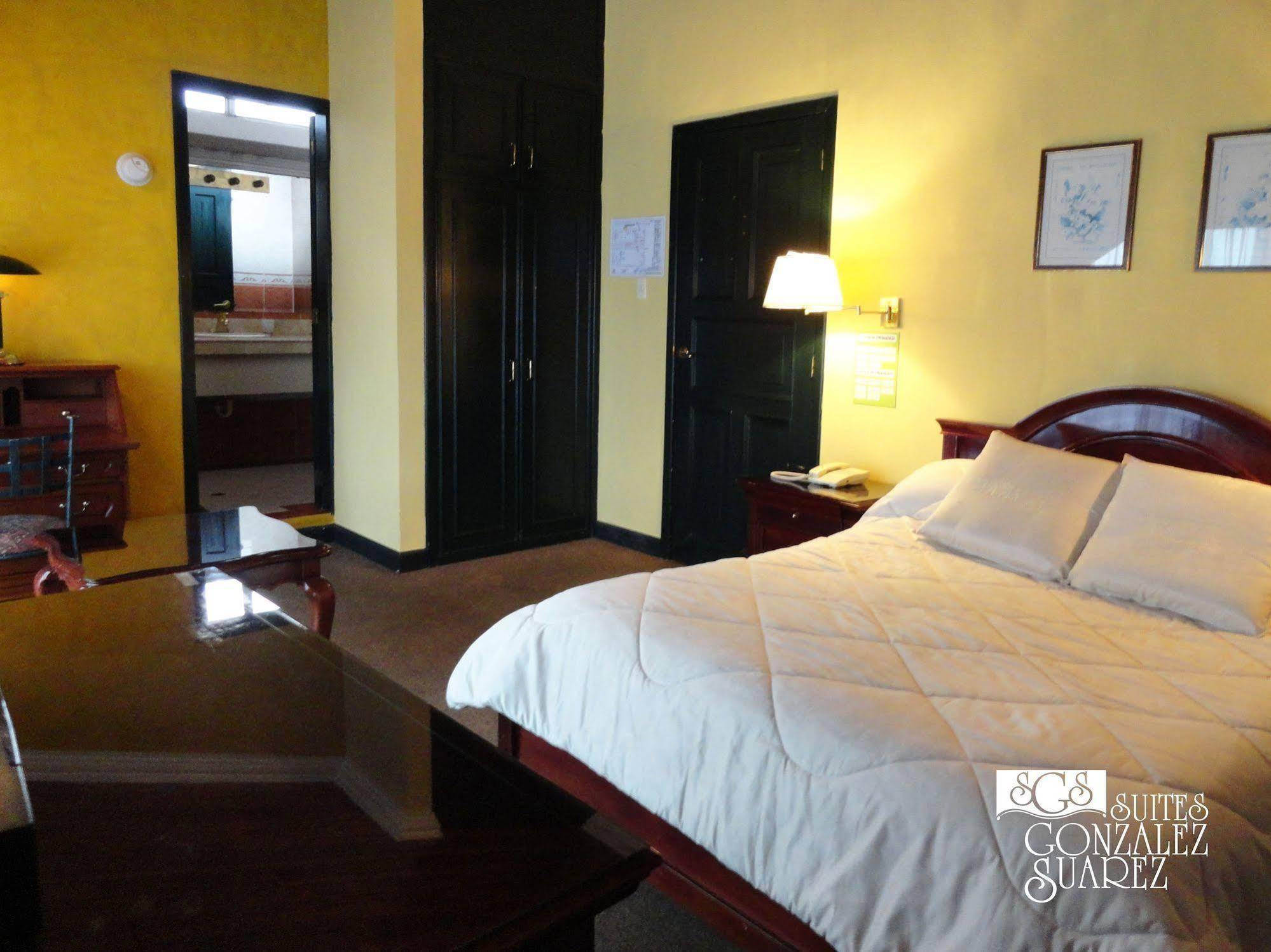Hotel Suites Gonzalez Suarez キト エクステリア 写真