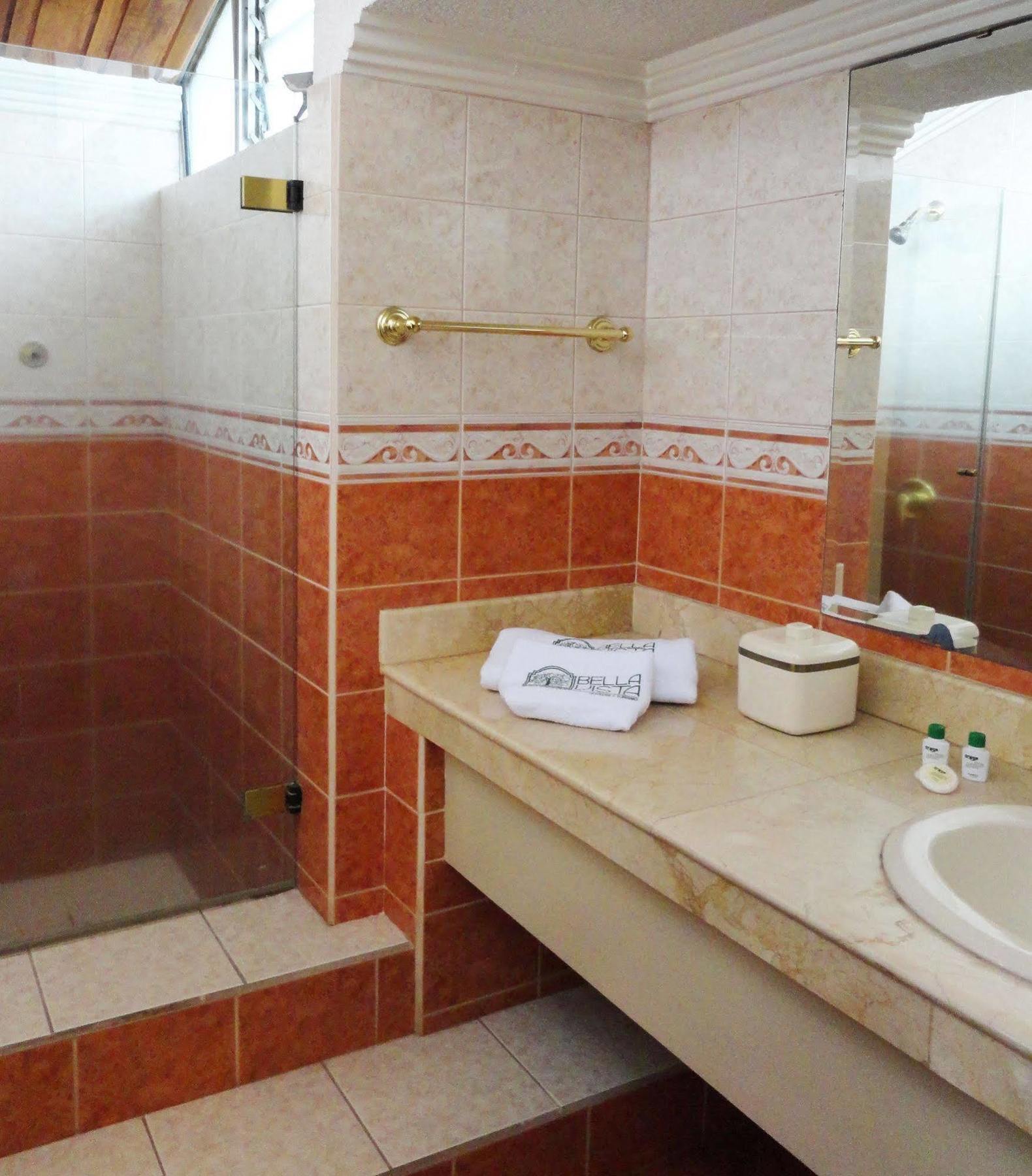 Hotel Suites Gonzalez Suarez キト エクステリア 写真