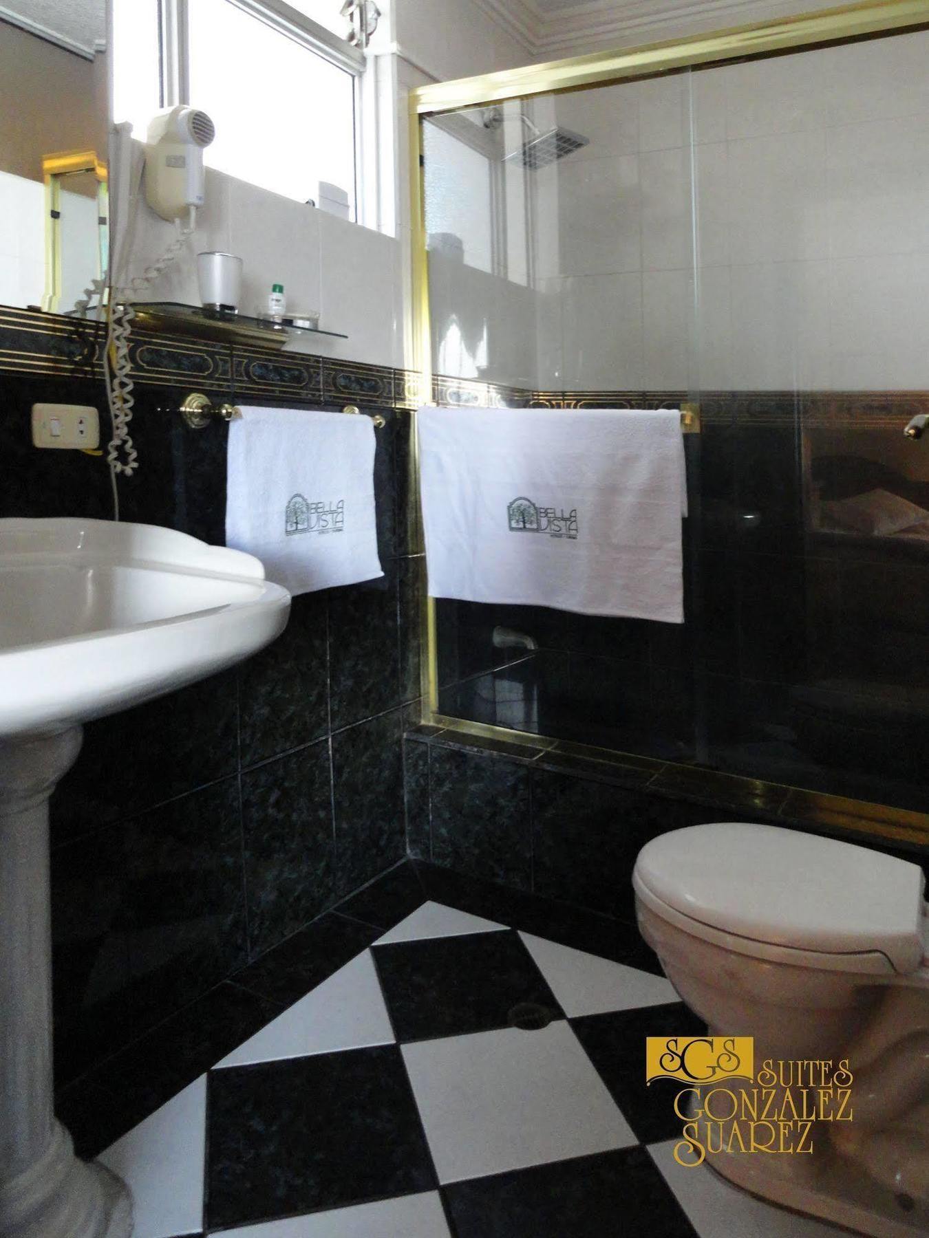 Hotel Suites Gonzalez Suarez キト エクステリア 写真