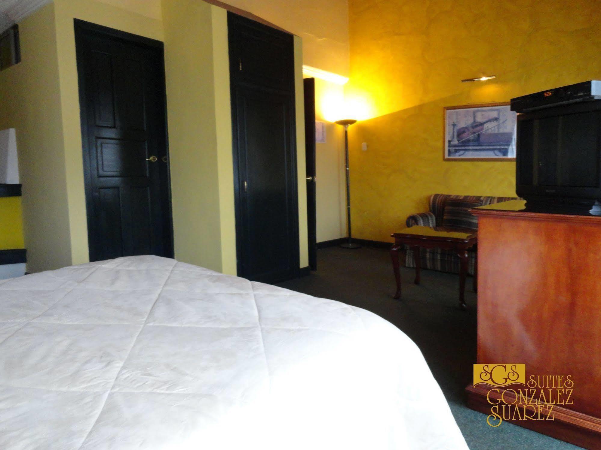 Hotel Suites Gonzalez Suarez キト エクステリア 写真